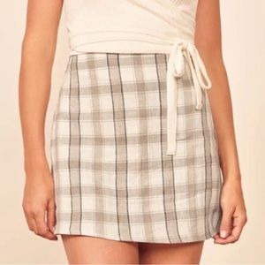 Reformation “Donna” Tan Plaid Linen Mini Skirt - Size 0